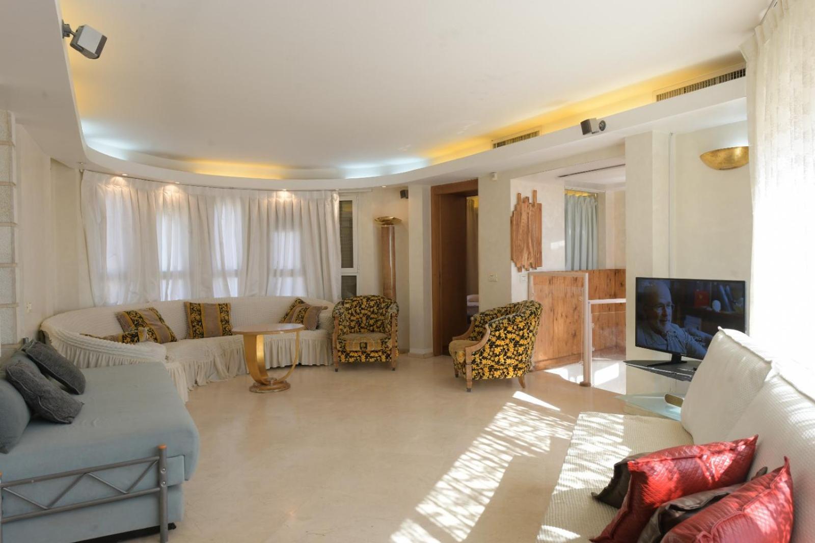 Exclusive Top Luxury Penthouse Near The Sea With Privat Roof-pool Eilat