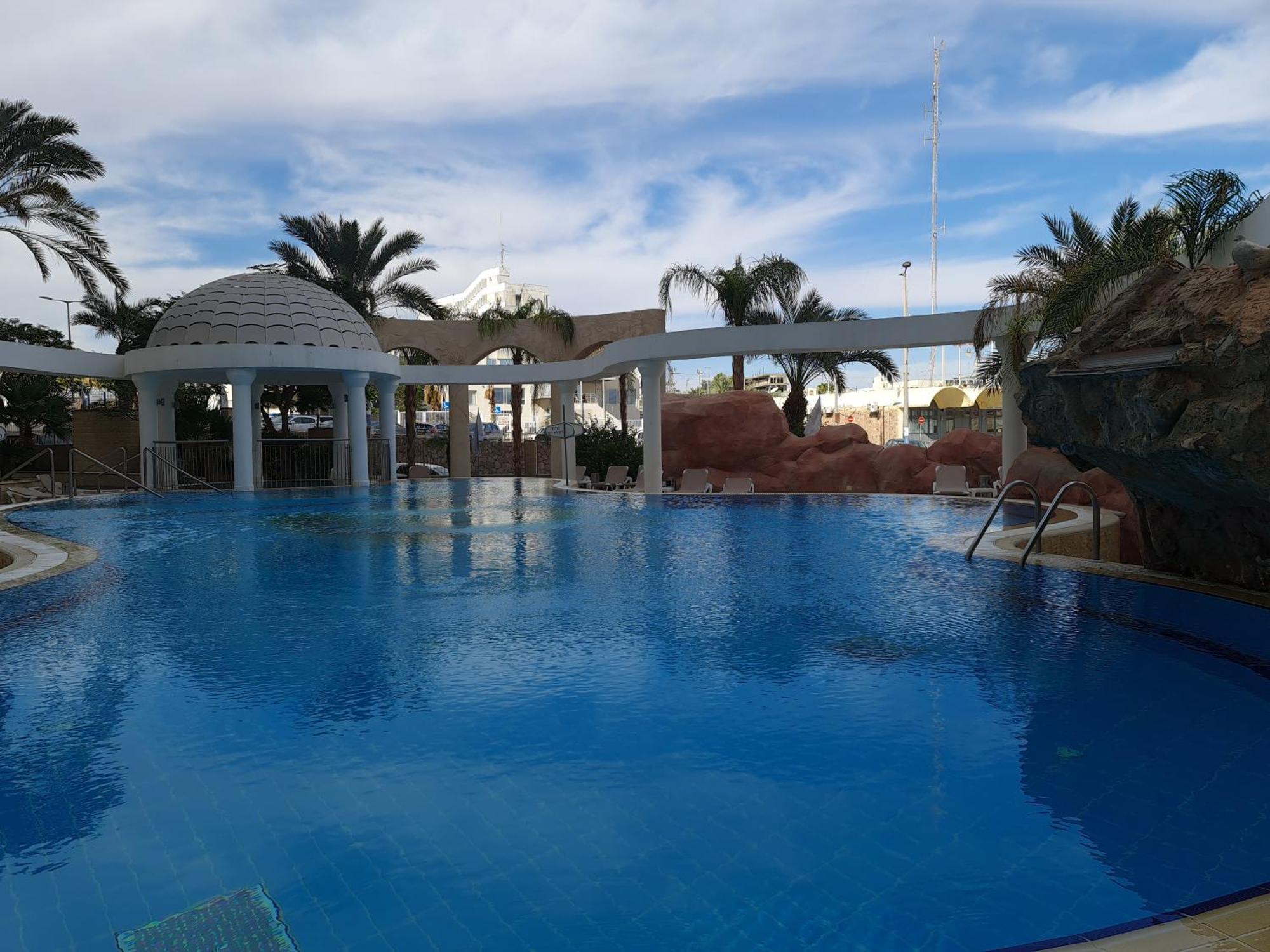 Exclusive Top Luxury Penthouse Near The Sea With Privat Roof-pool *