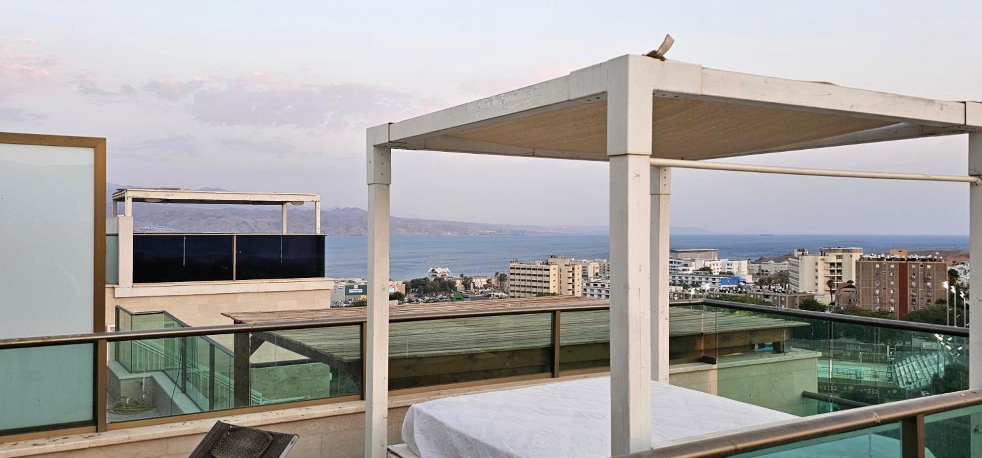 Exclusive Top Luxury Penthouse Near The Sea With Privat Roof-pool *