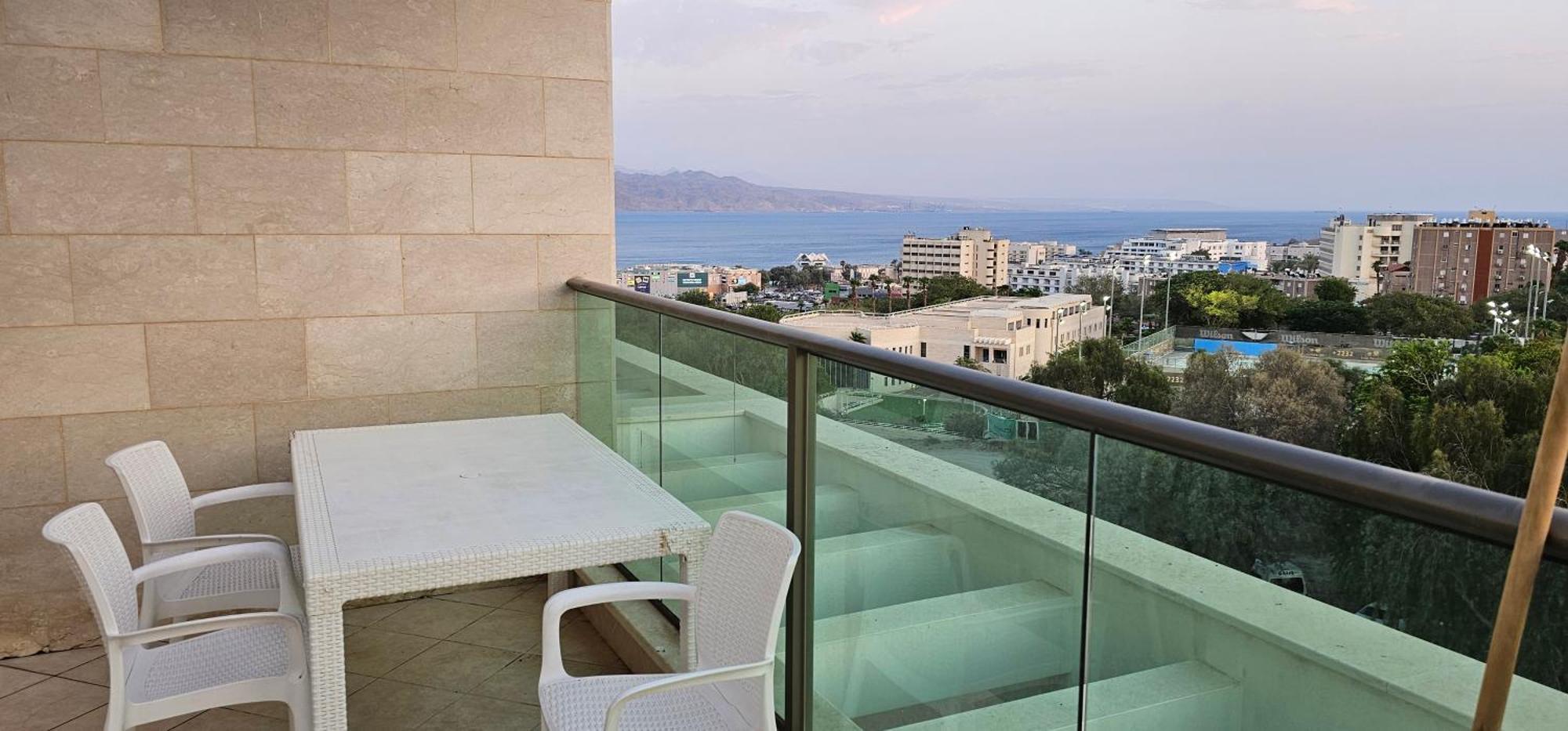 Exclusive Top Luxury Penthouse Near The Sea With Privat Roof-pool