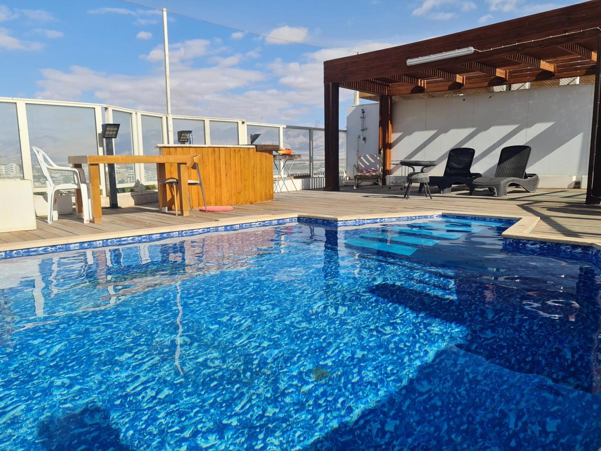 Exclusive Top Luxury Penthouse Near The Sea With Privat Roof-pool